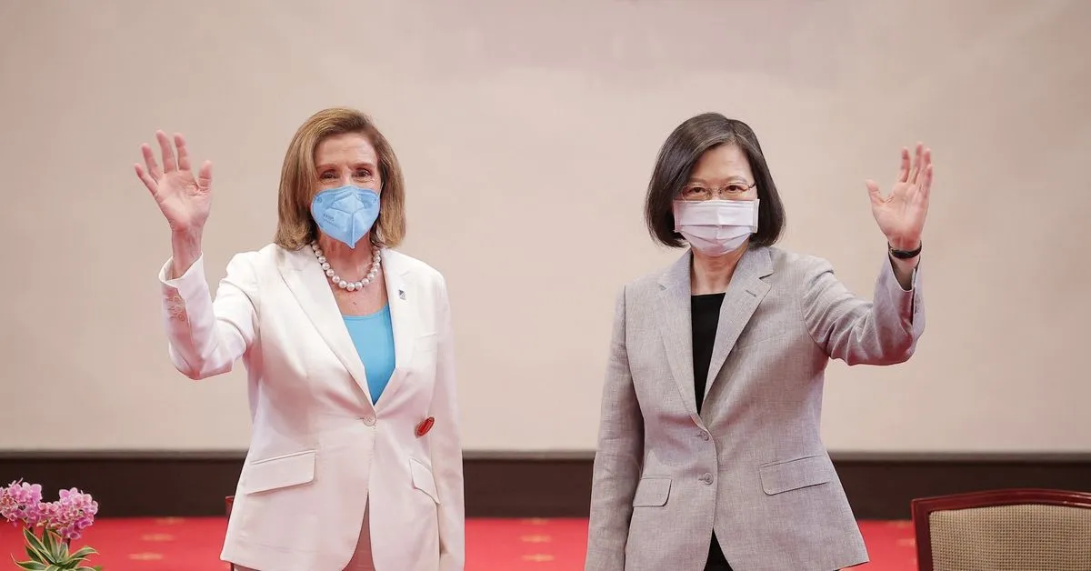 Pelosi-pledges-solidarity-with-Taiwan-as-China-holds-military-drills